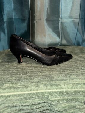 Clarks Black Pointed Toe Kitten Heel Pumps